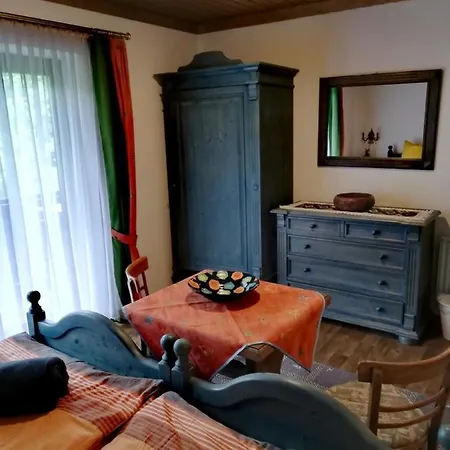 Victoria Apartment *